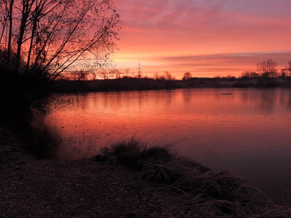 I colori del cielo riflessi sull’acqua